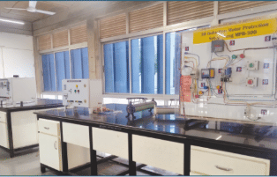 Bajaj Institute of Technology Wardha Laboratory photo 16